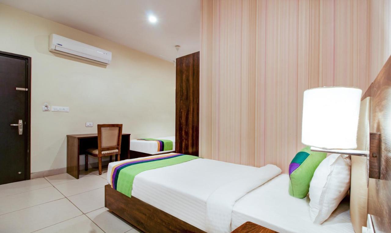 Treebo Trend Sindhura Grand Hotel Hyderabad Exterior photo