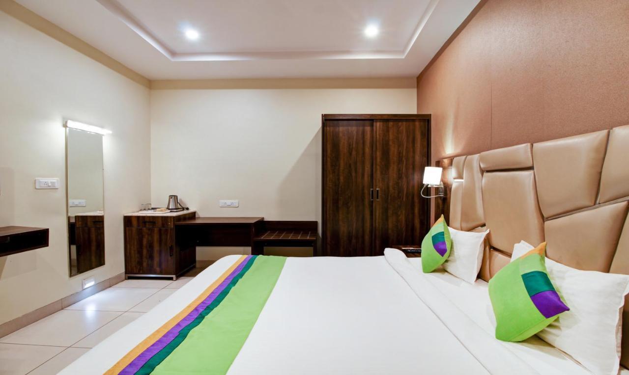 Treebo Trend Sindhura Grand Hotel Hyderabad Exterior photo
