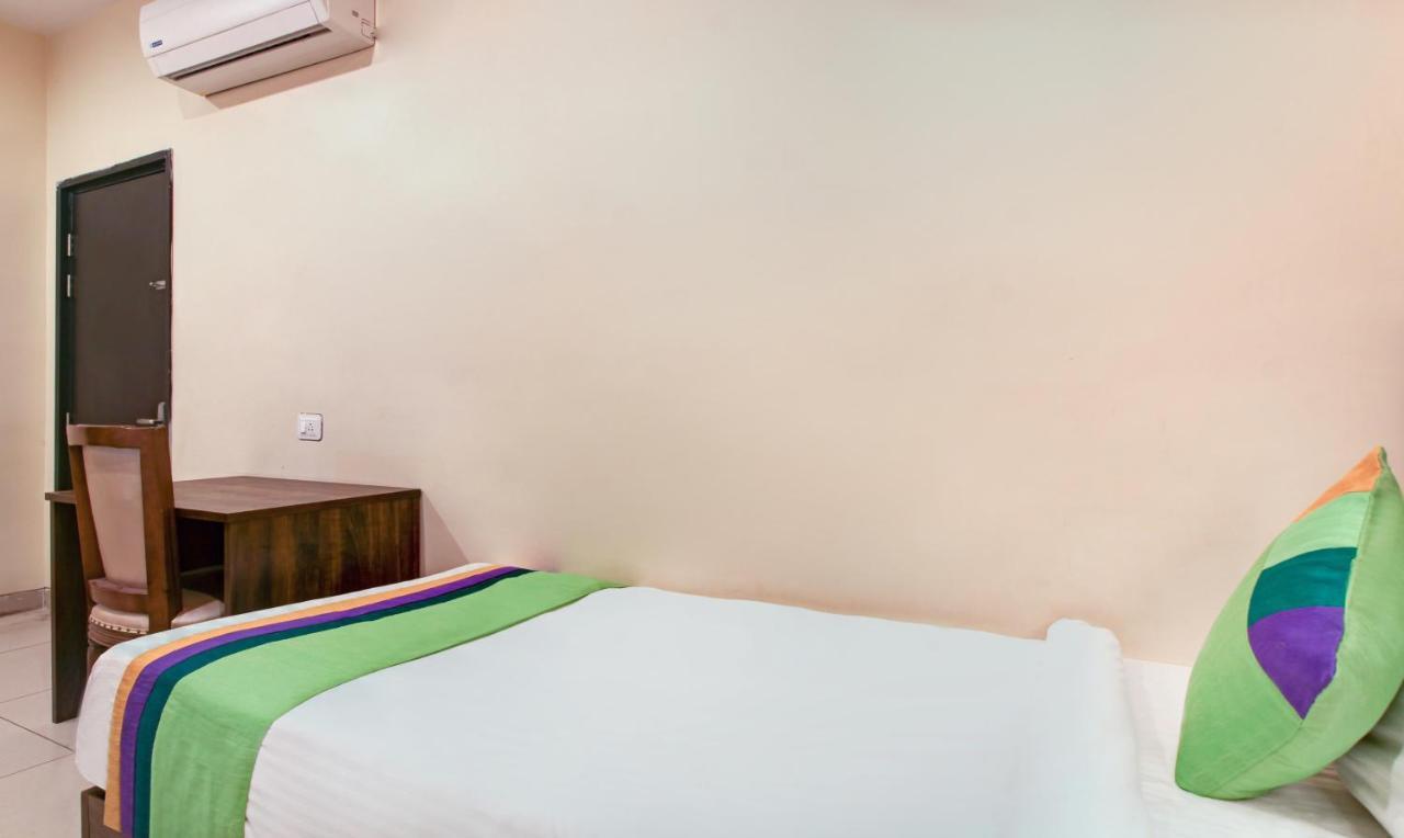 Treebo Trend Sindhura Grand Hotel Hyderabad Exterior photo