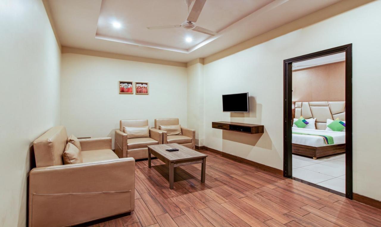 Treebo Trend Sindhura Grand Hotel Hyderabad Exterior photo