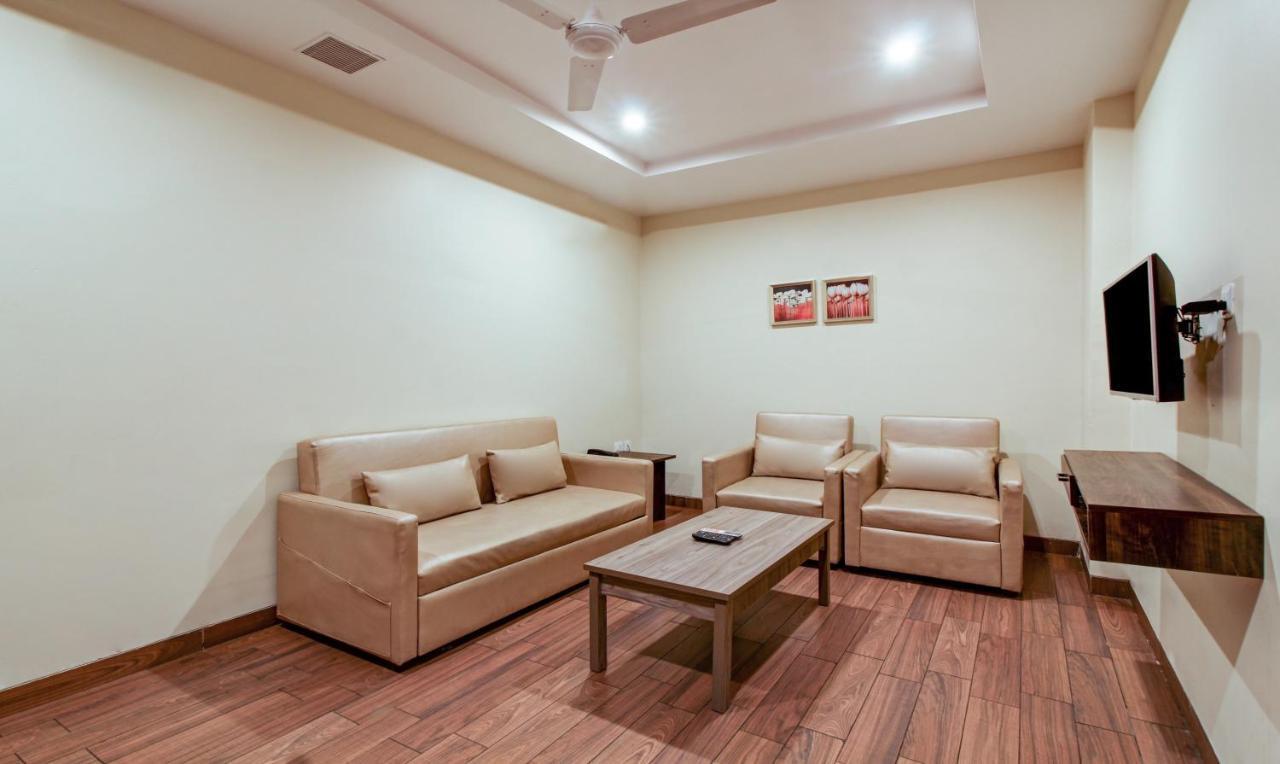 Treebo Trend Sindhura Grand Hotel Hyderabad Exterior photo